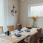 別荘 Skandinavisch Eingerichtetes Familienferienhaus *