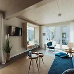別荘 Skandinavisch Eingerichtetes Familienferienhaus