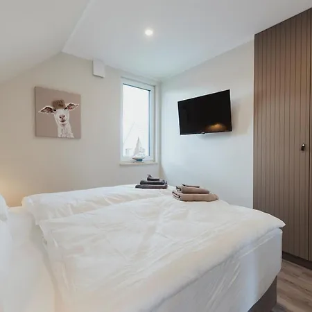 Skandinavisch Eingerichtetes Familienferienhaus Sagard